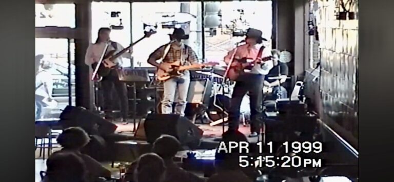 Read more about the article What It’s Like to Play Tootsie’s and Legends in Nashville